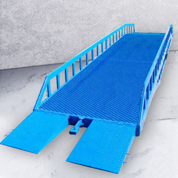 Mobile hydraulic boarding bridge - Image 7