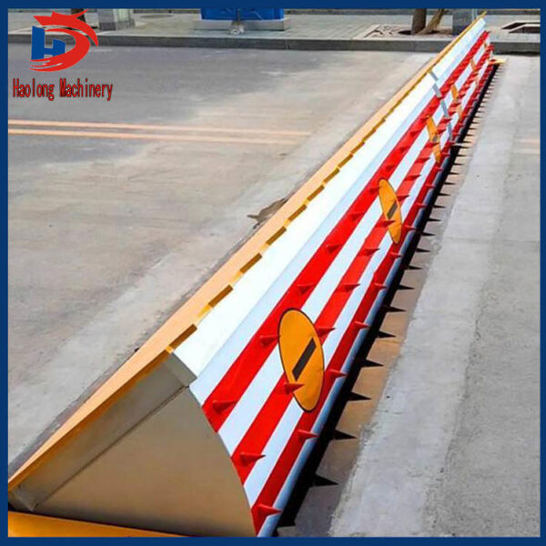 Automatic barrier tire breaking machine, hydraulic barrier with nails, remote control for controlling traffic jams - Image 5