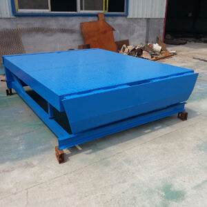 Fixed hydraulic boarding bridge
