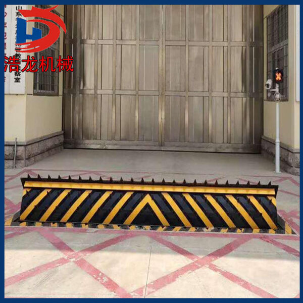 6-meter customized automatic remote control hydraulic lifting barrier flipping machine - Image 3